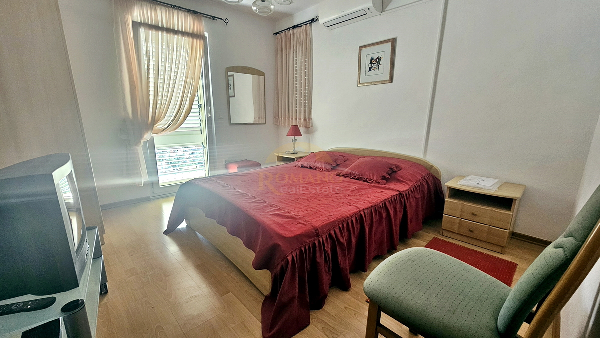 Bellissima casa dalmata a Sevid in ottima posizione con piscina e vista